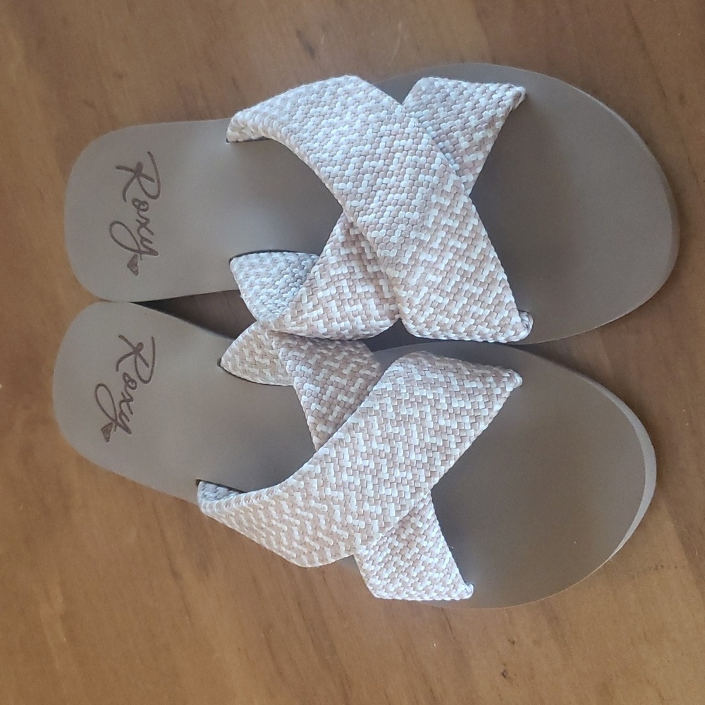 Roxy sandals